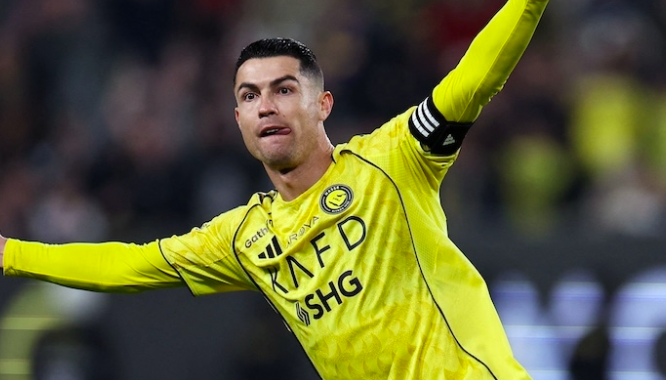 ทางเลือกของ CR7: สู้ต่อเพื่อแชมป์ หรือ จ่าย 43 ล้านปอนด์เพื่ออิสระ?